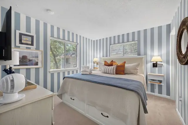 Bedroom at Fiddler’s Cove 17K